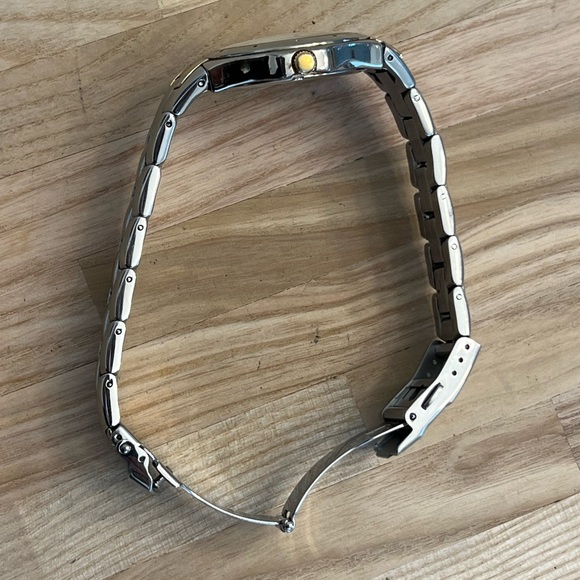 Caravelle by Bulova Men’s Watch White Dial Two Tone Bracelet Date Window - Picture 7 of 11